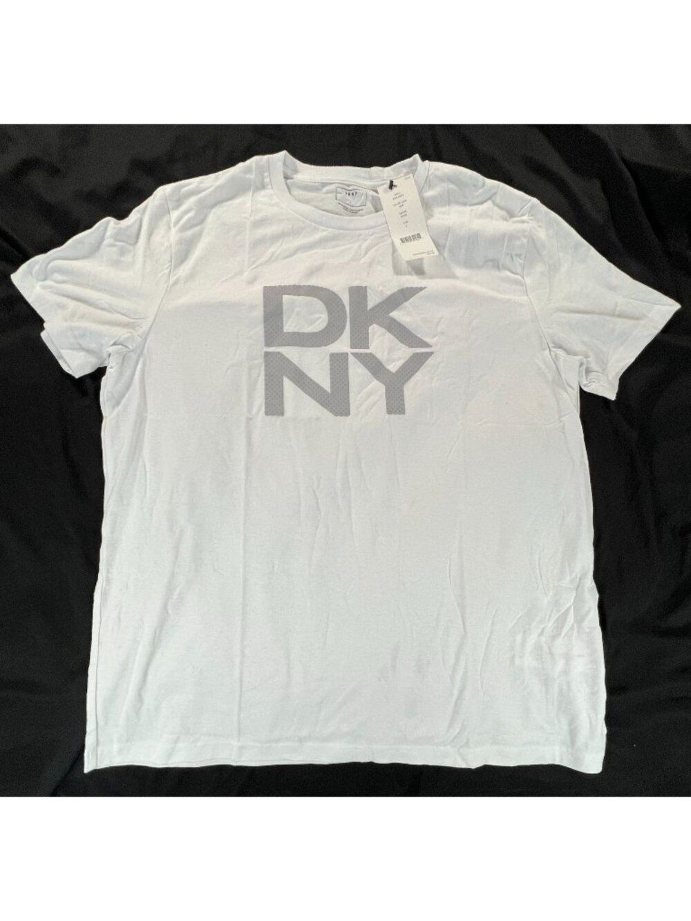 DKNY Pullover T-Shirt White Men's Large